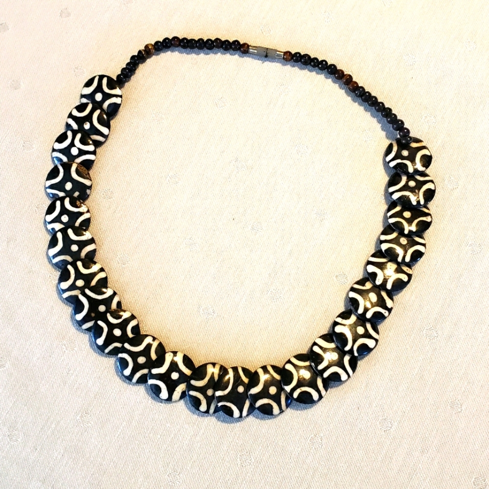 Black & White Necklace